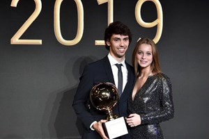 Médica espanhola seduzida por João Félix provoca Margarida Corceiro