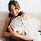 Cláudia Vieira radiante com a filha Caetana