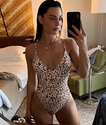 Diana Monteiro exibe curvas em fato de banho