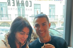 Georgina e Ronaldo encantados com a filha de Katia Aveiro