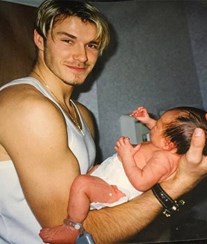 David Beckham e Victoria elogiam o filho Brooklyn: "Mudou as nossas vidas para sempre"