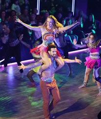 Margarida Corceiro ao estilo de Shakira na pista de dança