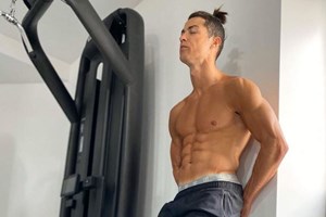Cristiano Ronaldo fecha loja no Algarve e constrói mansão em Cascais 