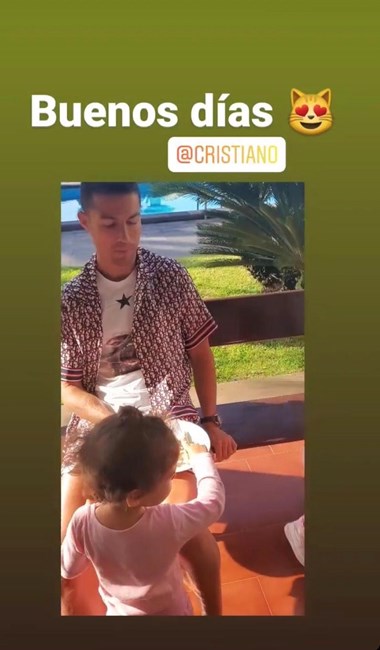 Georgina mostra Ronaldo e os filhos
