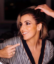 Jessica Athayde leva “cacetada” de cavalo durante sessão fotográfica