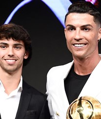 João Félix vai ser vizinho de Ronaldo em Cascais