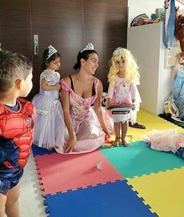 É Carnaval em casa de Ronaldo! Gio e os filhos mascarados em tarde de animação