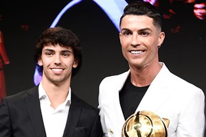 João Félix vai ser vizinho de Ronaldo em Cascais