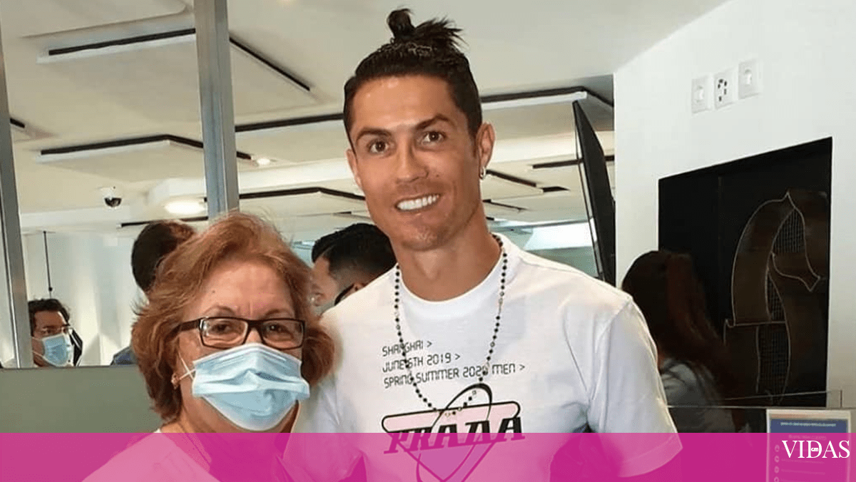 Cristiano Ronaldo Faz Escapadinha A Portugal E Almoa Em Cascais A