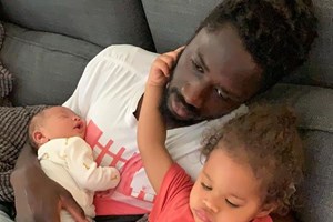 Éder Lopes radiante com a chegada do segundo filho