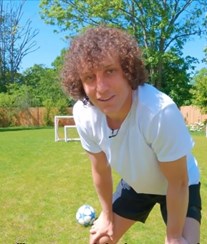 David Luiz abre as portas da mansão em Londres
