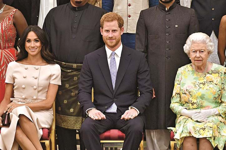 Meghan Markle teceu duras críticas à família real inglesa, que acusa de não a ter ajudado com a imprensa
