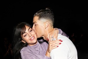 Ronaldo abandona o Qatar com a família de jato privado