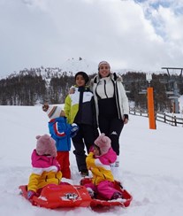 Georgina Rodríguez viaja com os filhos para a neve: "A minha família, o meu tudo"