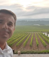 Após perder o pai vítima de Covid-19 Jorge Gabriel chora morte da tia: "Esta maldita praga"
