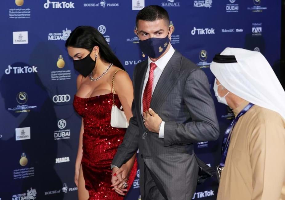 Cristiano Ronaldo recebe prêmio de melhor jogador do século em Dubai, futebol internacional