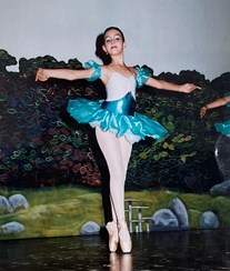 Irmã de Georgina divulga fotos inéditas da infância: "Uma artista desde menina"