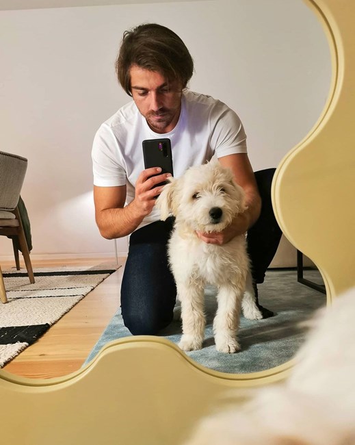 Lourenço Ortigão com a cadela Lua