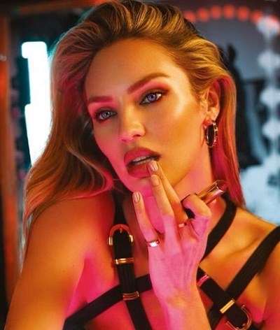 Candice Swanepoel apimenta redes sociais
