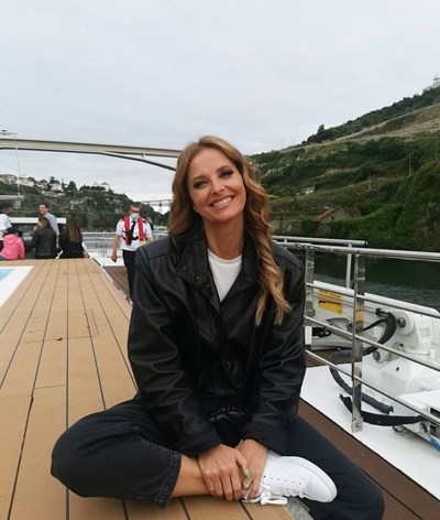 Cristina Ferreira é conduzida a casa por segurança privado de Cristiano Ronaldo