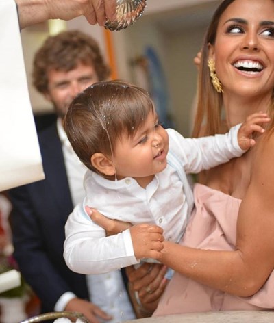 Carolina Patrocínio batiza o filho mais novo