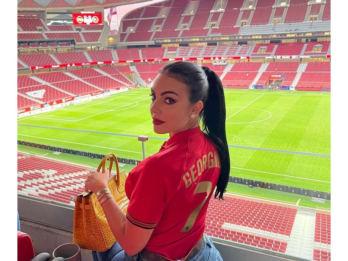 Джорджина родригес 2024. Джорджина Родригес. Georgina Rodriguez Portugal Euro 2020. Georginagio Инстаграм.