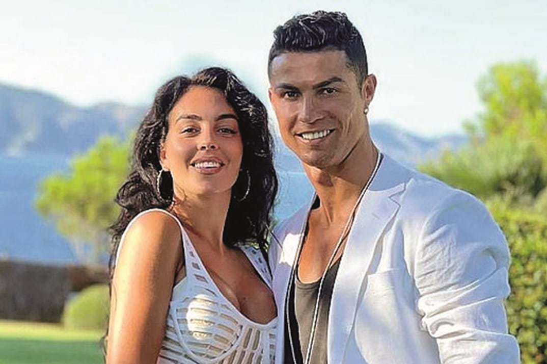 Cristiano Ronaldo declara-se à amada nos últimos dias de férias - a Ferver  - Vidas