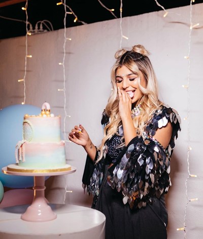 Bárbara Bandeira festeja 20º aniversário com festa temática 
