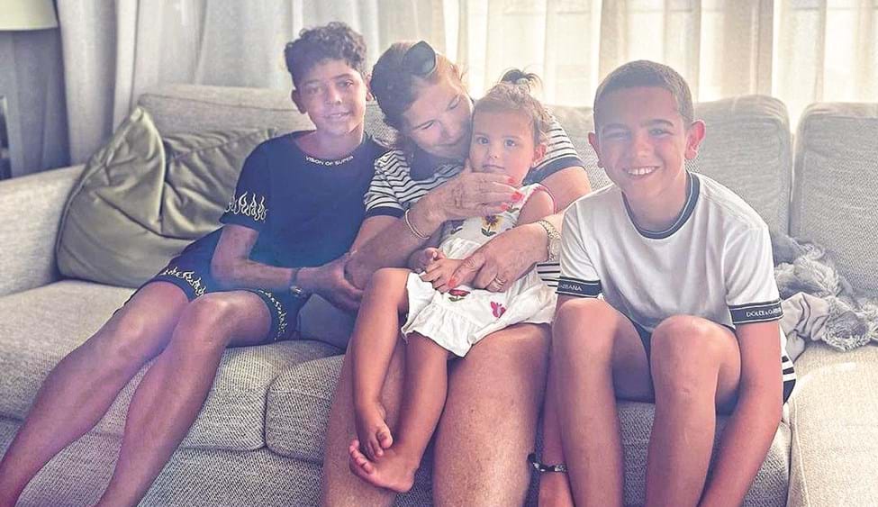 Dolores Aveiro com os netos