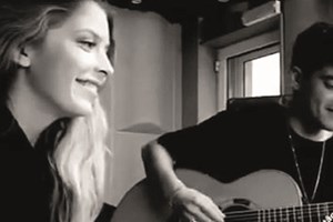 "Como seria se voltasse atrás": Ivo Lucas homenageia Sara Carreira com nova música