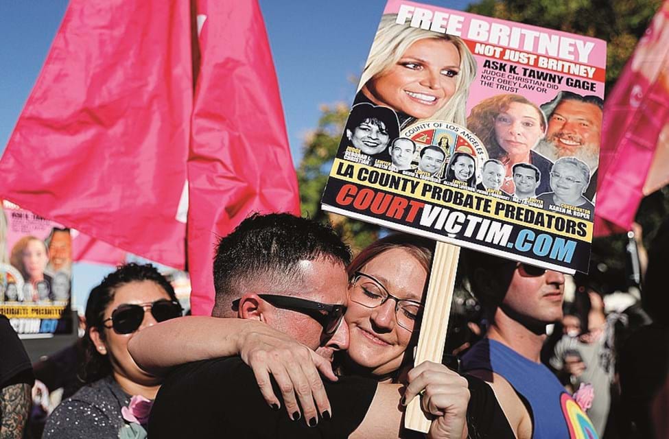 Centenas de fãs manifestaram-se pela liberdade de Britney Spears