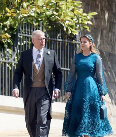 Princesa Beatrice pode ser chamada para depor em caso de abuso sexual que envolve o pai
