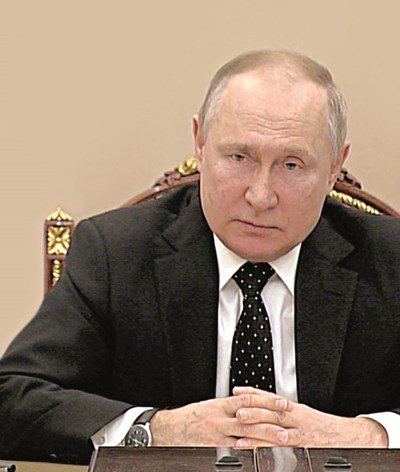 Putin faz alterações estéticas ao rosto