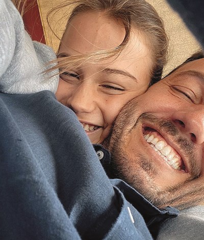 Feliz Dia do Pai! Descubra os famosos que são pais babados