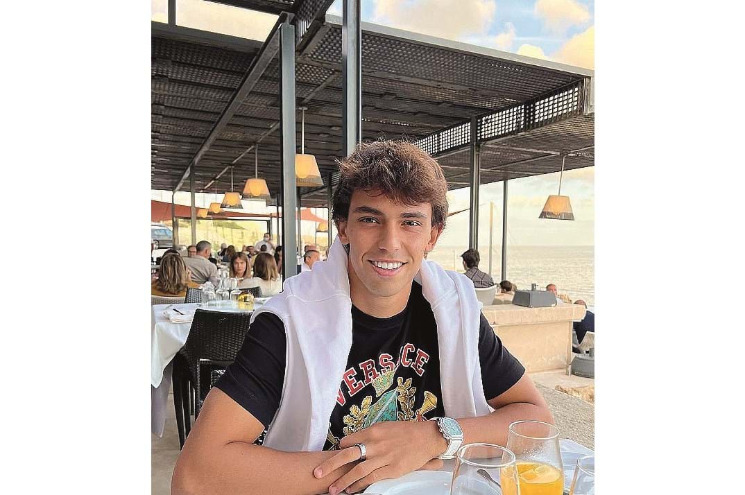 João Félix está de férias com amigos 
