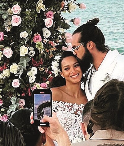 Sara sampaio arrasa em casamento de Lais Ribeiro e Joakim Noah no Brasil 
