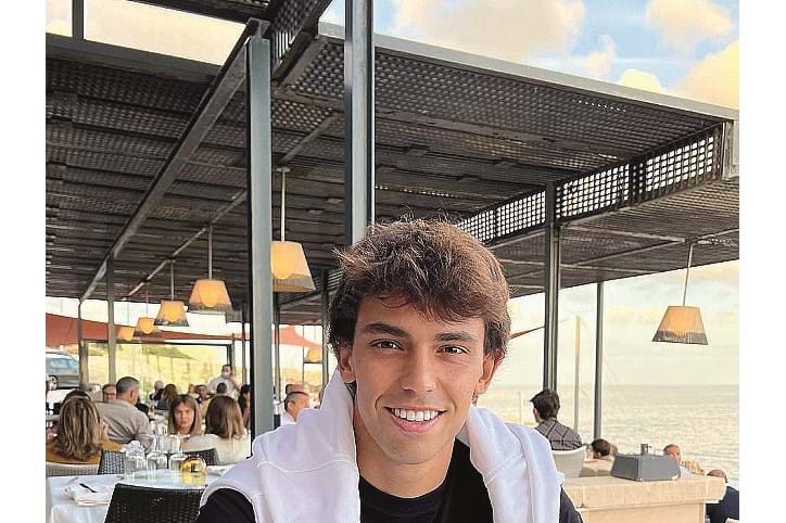 João Félix está de férias com amigos 