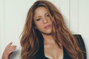 Shakira 'apanha' Piqué em casa com a amante