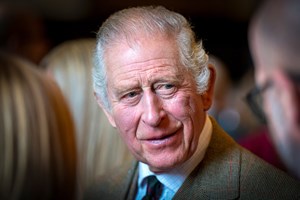 Rei Carlos III dá novo título a príncipe William
