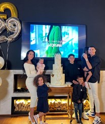Georgina celebra aniversário nas arábias