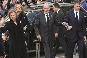 Realeza de toda a Europa junta em funeral do rei Constantino II