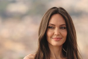 Angelina Jolie recebe documentos do FBI sobre agressões de Brad Pitt