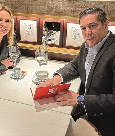 Cristina Ferreira almoça com o patrão em semana polémica