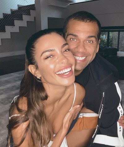 Joana Sanz: mulher de Dani Alves desmente divórcio