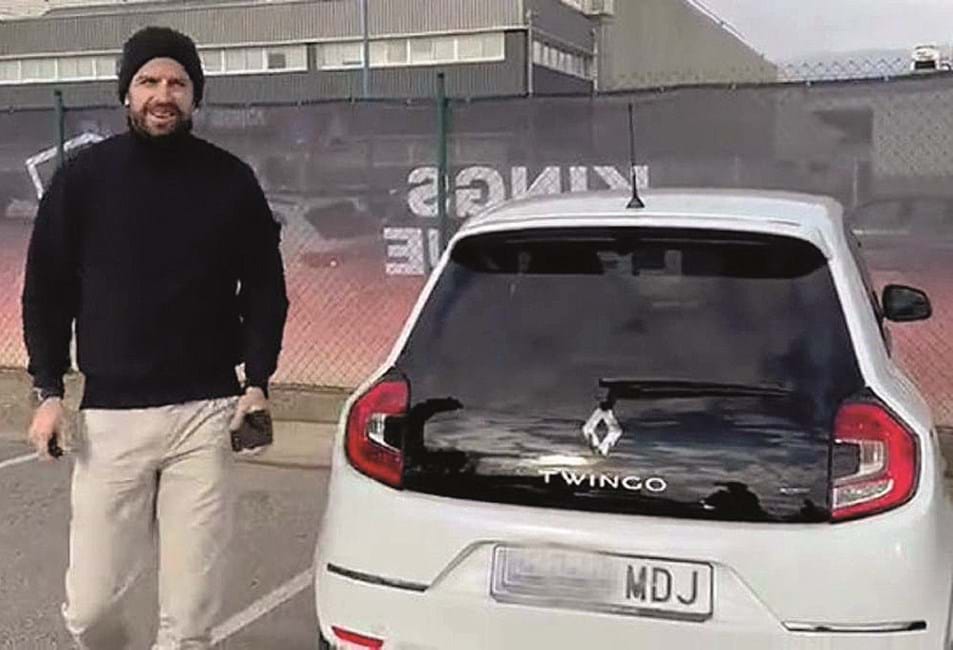 Piqué andou de Twingo