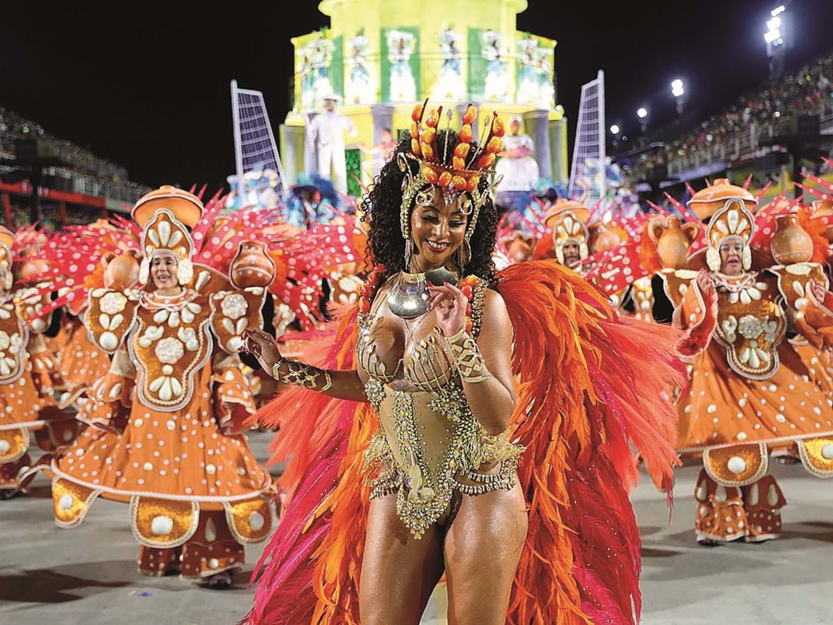 Carnaval: Samba, cor e animação ao estilo brasileiro - a Ferver