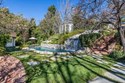 O jardim da mansão de Jim Carrey