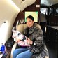 Georgina com um casaco de pele de raposa