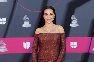 Georgina Rodríguez filmada a arrastar saco de compras 