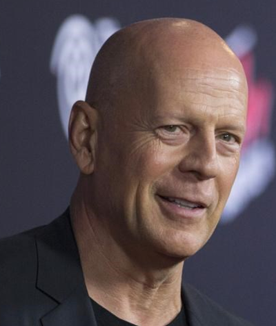 Bruce Willis foi diagnosticado com demência, mas há mais famosos a lidar com diagnósticos difíceis